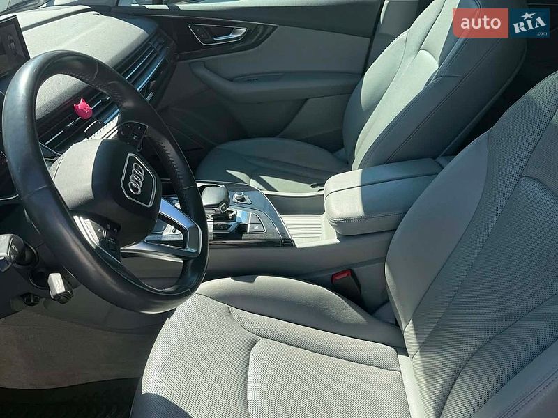 Позашляховик / Кросовер Audi Q7 2018 в Львові