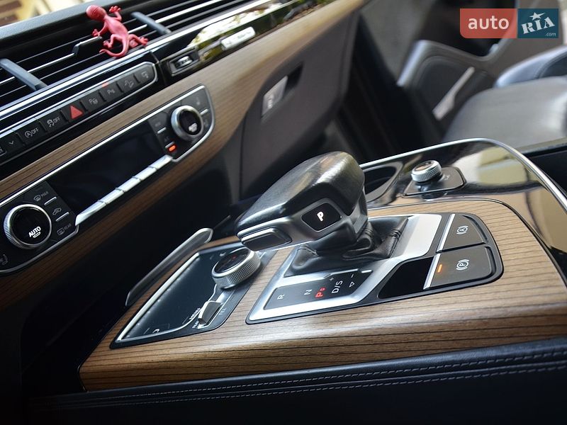 Позашляховик / Кросовер Audi Q7 2015 в Трускавці