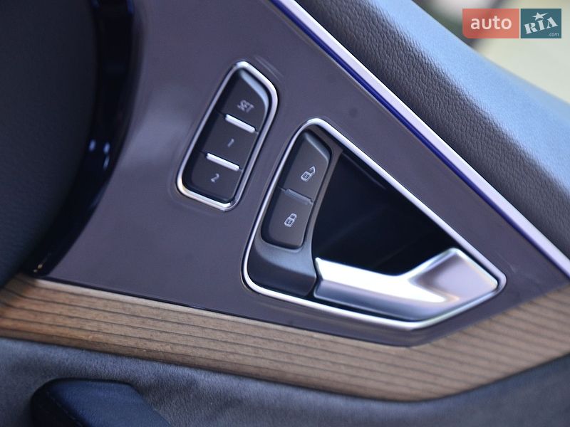 Позашляховик / Кросовер Audi Q7 2015 в Трускавці