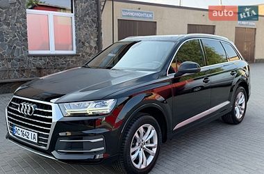 Позашляховик / Кросовер Audi Q7 2017 в Володимирі