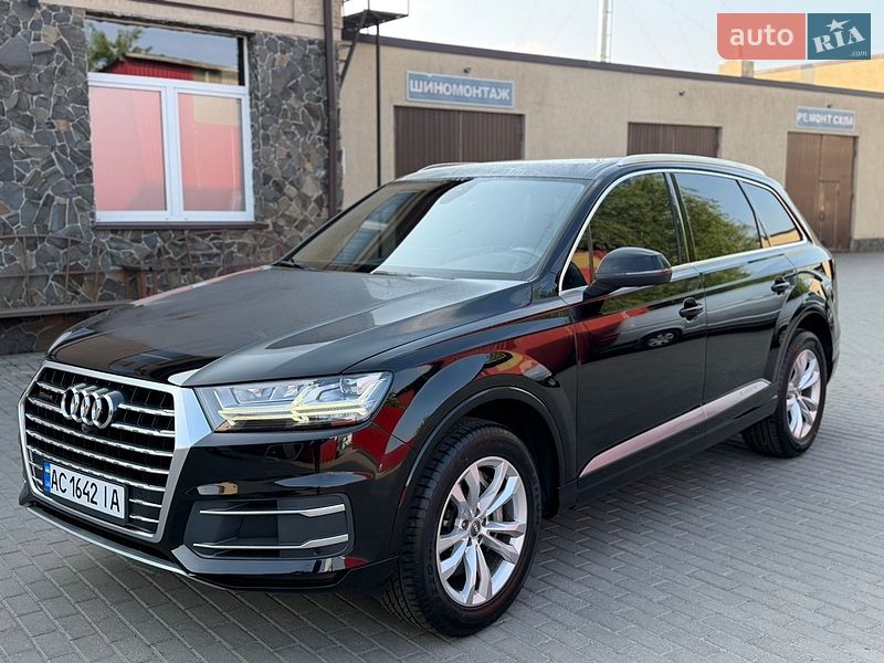 Позашляховик / Кросовер Audi Q7 2017 в Володимирі