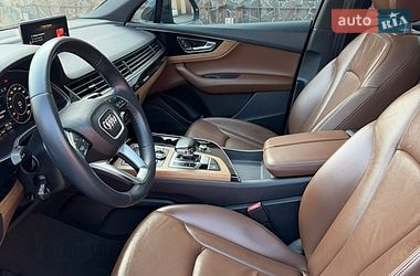 Позашляховик / Кросовер Audi Q7 2017 в Володимирі