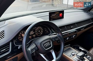 Позашляховик / Кросовер Audi Q7 2017 в Володимирі
