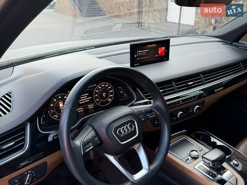 Позашляховик / Кросовер Audi Q7 2017 в Володимирі