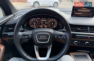 Позашляховик / Кросовер Audi Q7 2017 в Володимирі
