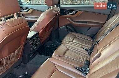Позашляховик / Кросовер Audi Q7 2017 в Володимирі
