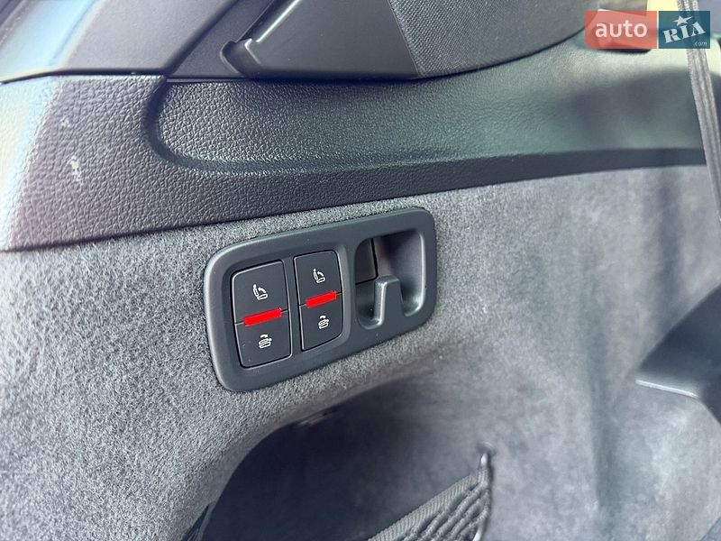 Позашляховик / Кросовер Audi Q7 2017 в Володимирі