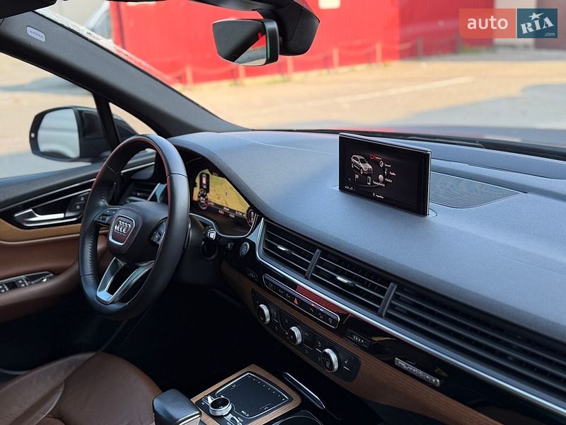 Позашляховик / Кросовер Audi Q7 2017 в Володимирі