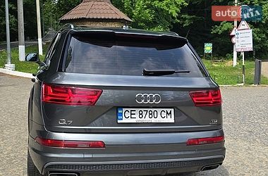 Позашляховик / Кросовер Audi Q7 2017 в Чернівцях