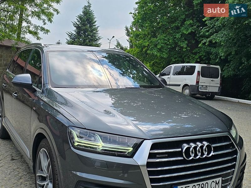 Позашляховик / Кросовер Audi Q7 2017 в Чернівцях