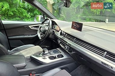 Позашляховик / Кросовер Audi Q7 2017 в Чернівцях