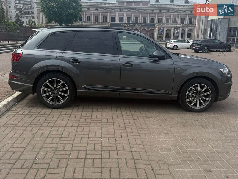 Позашляховик / Кросовер Audi Q7 2016 в Черкасах