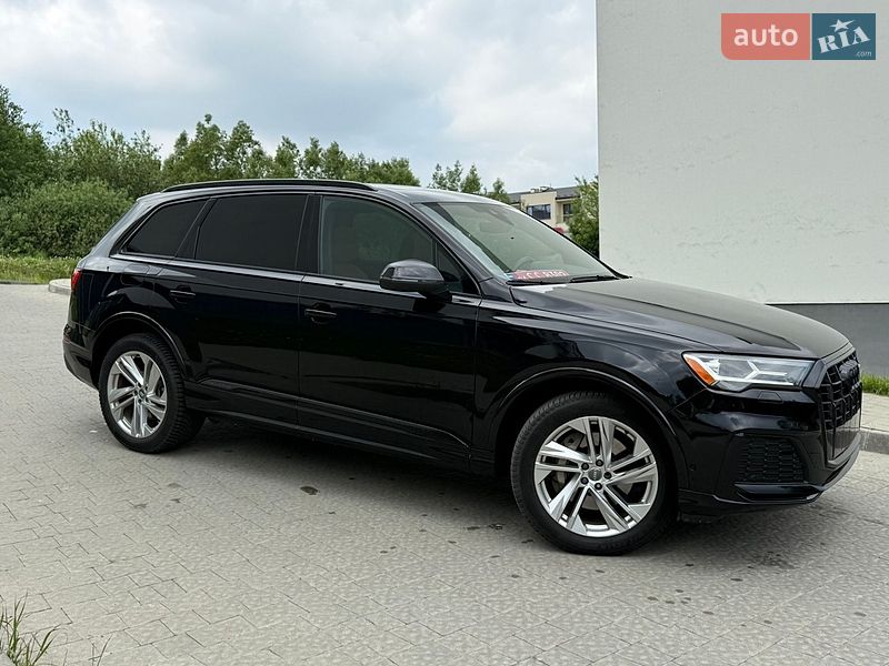 Позашляховик / Кросовер Audi Q7 2020 в Новояворівську