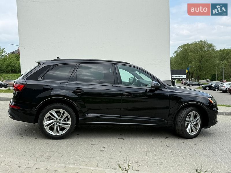 Позашляховик / Кросовер Audi Q7 2020 в Новояворівську