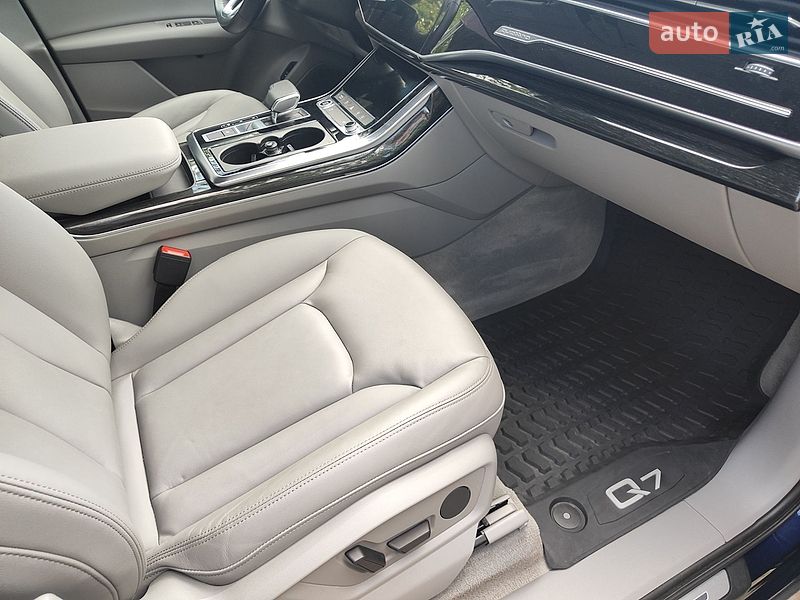 Внедорожник / Кроссовер Audi Q7 2022 в Запорожье