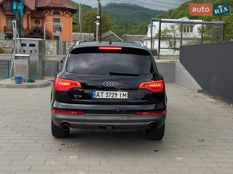 Внедорожник / Кроссовер Audi Q7 2013 в Надворной