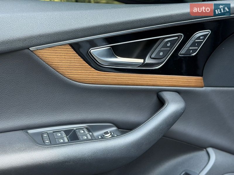 Внедорожник / Кроссовер Audi Q7 2016 в Киеве