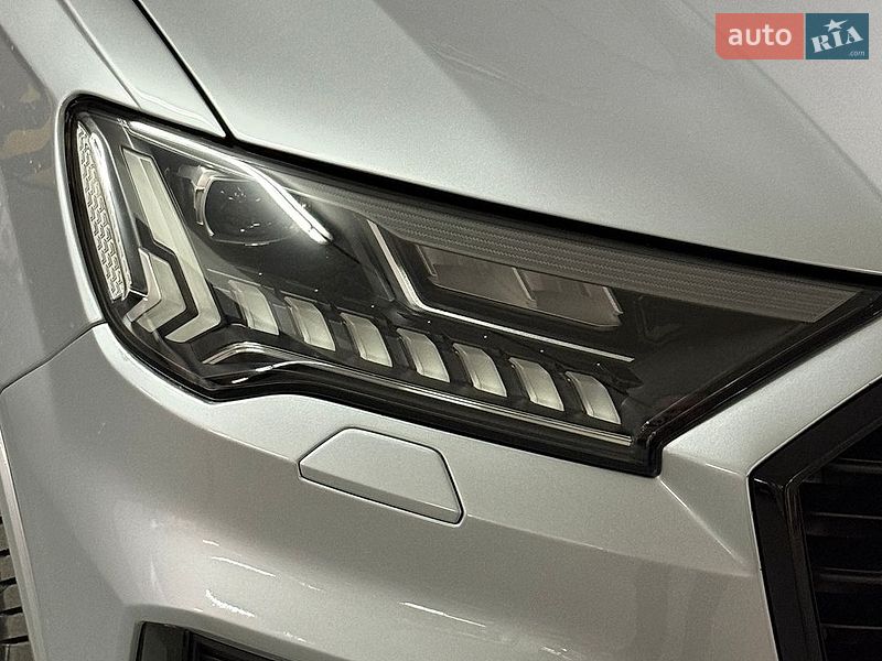 Позашляховик / Кросовер Audi Q7 2022 в Дніпрі