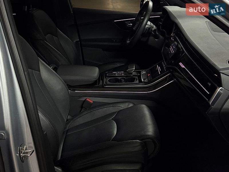 Позашляховик / Кросовер Audi Q7 2022 в Дніпрі