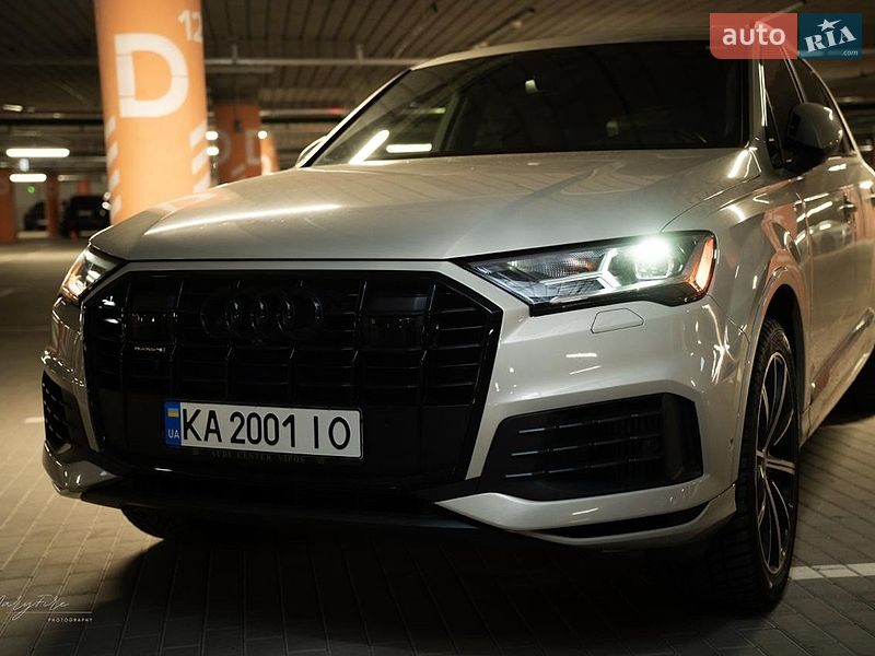 Позашляховик / Кросовер Audi Q7 2020 в Києві