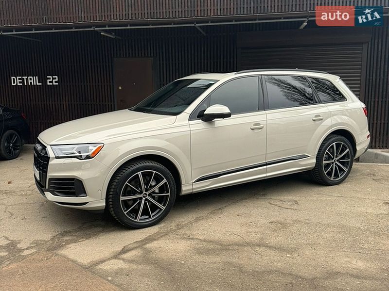 Позашляховик / Кросовер Audi Q7 2020 в Києві