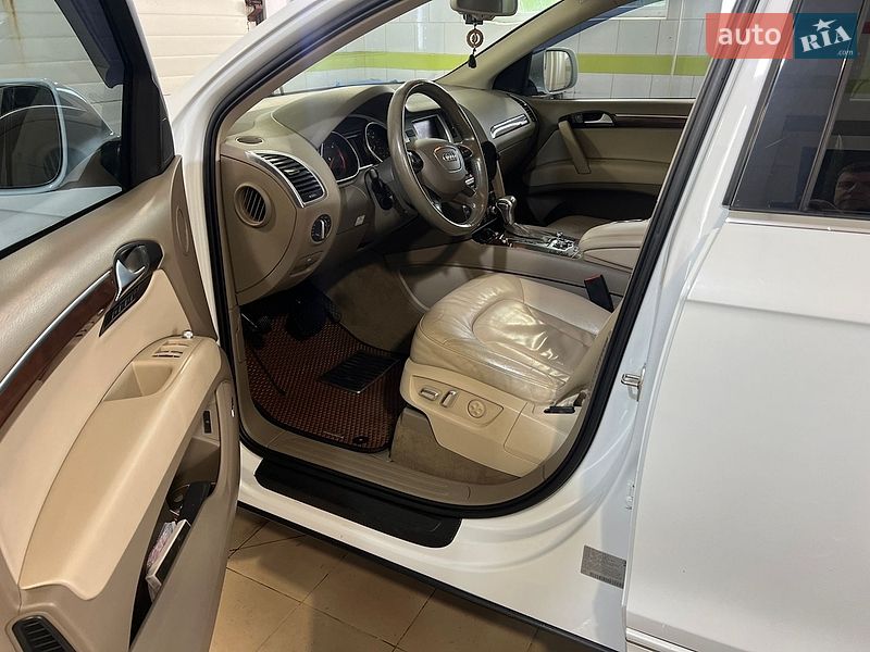 Позашляховик / Кросовер Audi Q7 2012 в Яворові