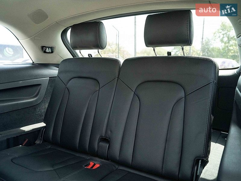 Внедорожник / Кроссовер Audi Q7 2013 в Черновцах