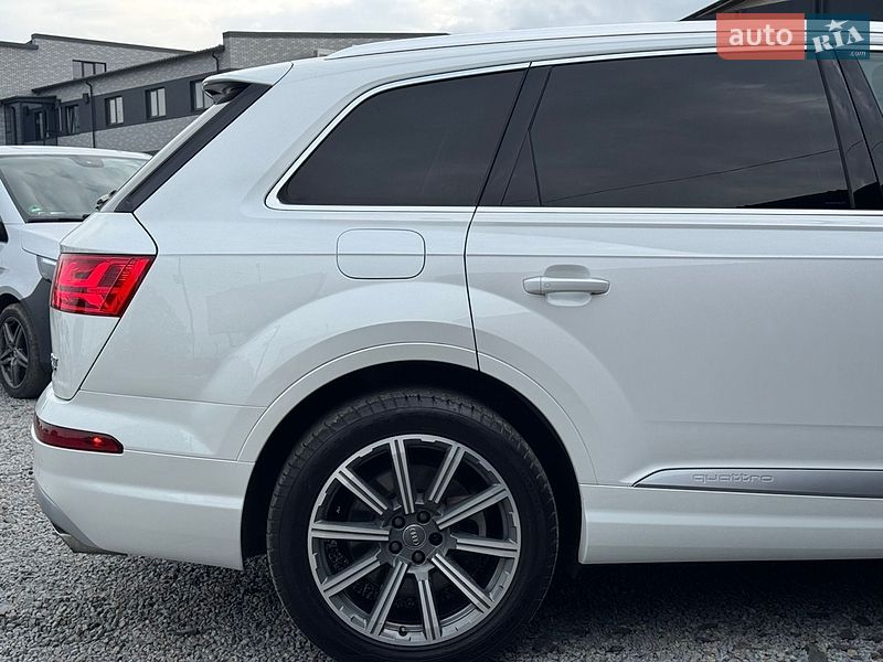 Внедорожник / Кроссовер Audi Q7 2016 в Луцке