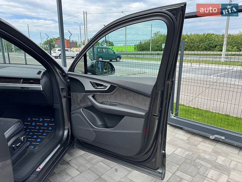 Внедорожник / Кроссовер Audi Q7 2018 в Ровно