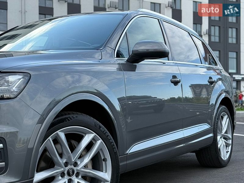 Внедорожник / Кроссовер Audi Q7 2016 в Ровно