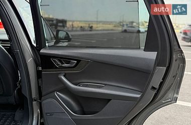 Внедорожник / Кроссовер Audi Q7 2016 в Ровно