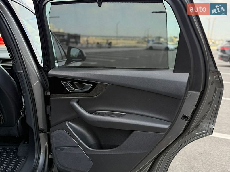 Внедорожник / Кроссовер Audi Q7 2016 в Ровно