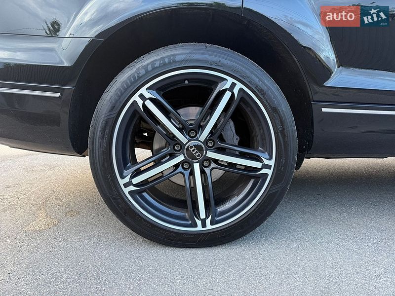 Внедорожник / Кроссовер Audi Q7 2014 в Броварах