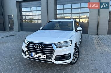 Внедорожник / Кроссовер Audi Q7 2016 в Сарнах