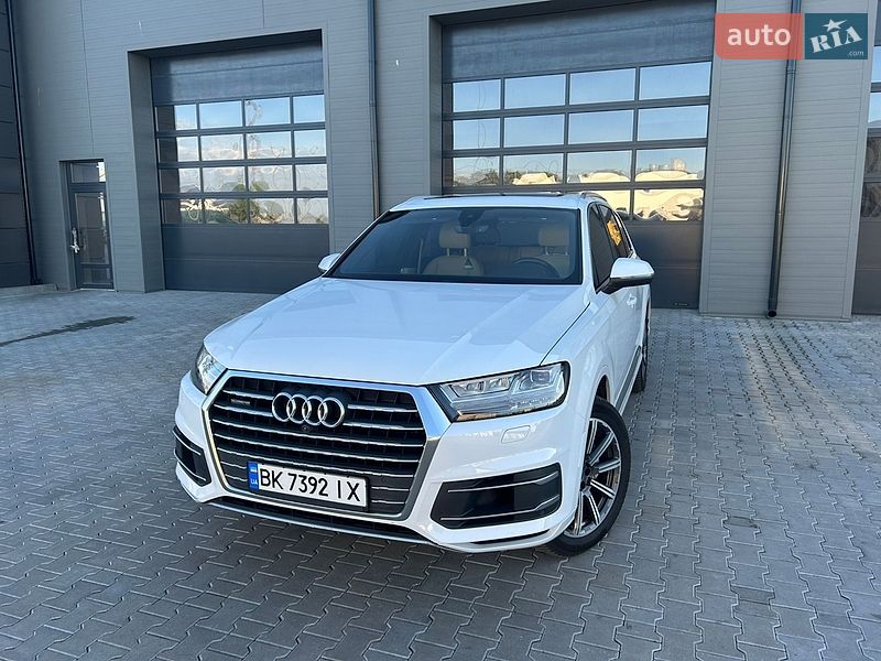 Внедорожник / Кроссовер Audi Q7 2016 в Сарнах