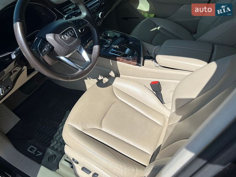 Позашляховик / Кросовер Audi Q7 2019 в Києві