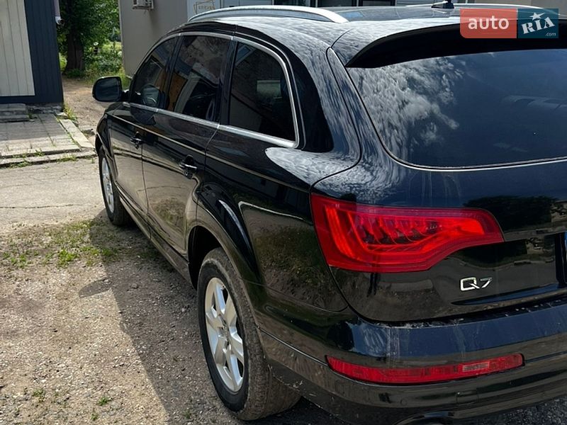 Внедорожник / Кроссовер Audi Q7 2013 в Снигиревке