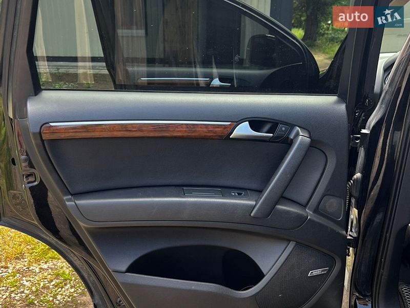 Внедорожник / Кроссовер Audi Q7 2013 в Снигиревке