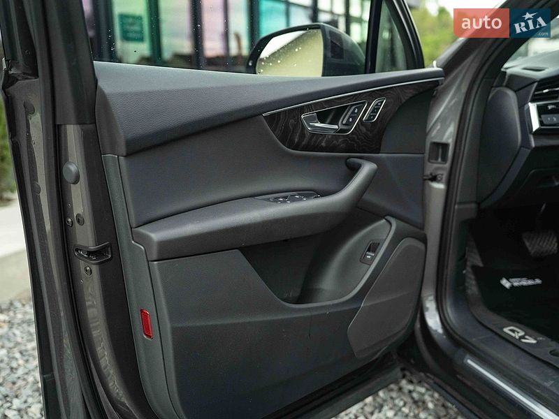 Внедорожник / Кроссовер Audi Q7 2020 в Черновцах