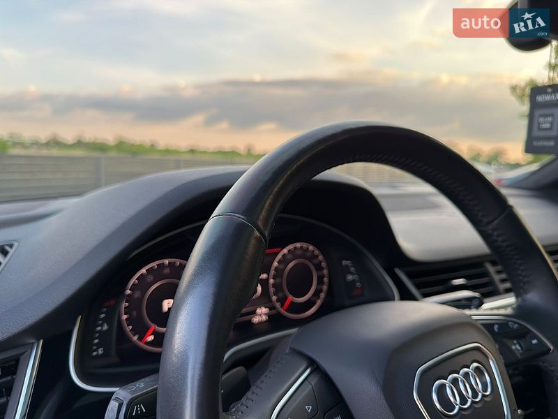 Внедорожник / Кроссовер Audi Q7 2017 в Мукачево