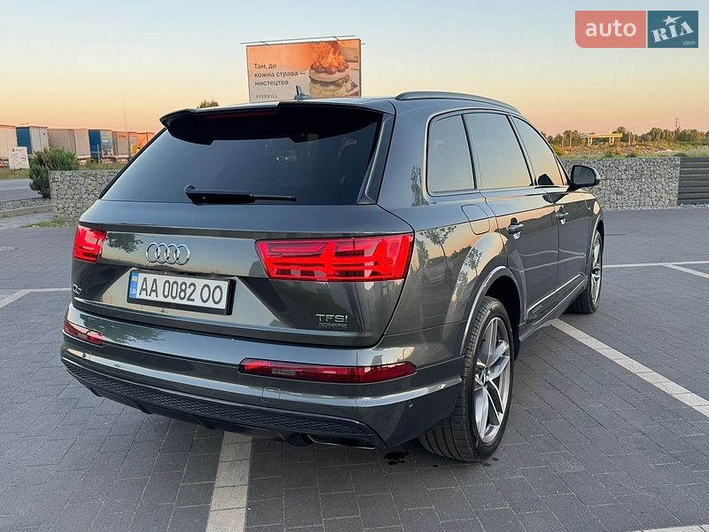 Внедорожник / Кроссовер Audi Q7 2017 в Мукачево
