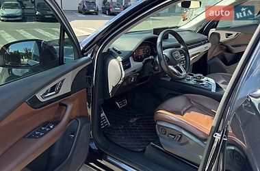 Позашляховик / Кросовер Audi Q7 2015 в Рівному