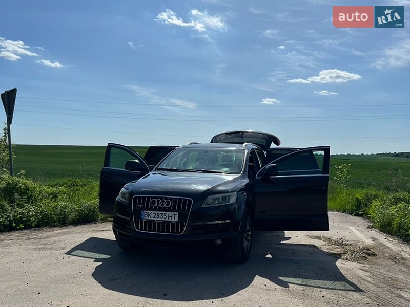 Позашляховик / Кросовер Audi Q7 2007 в Рівному