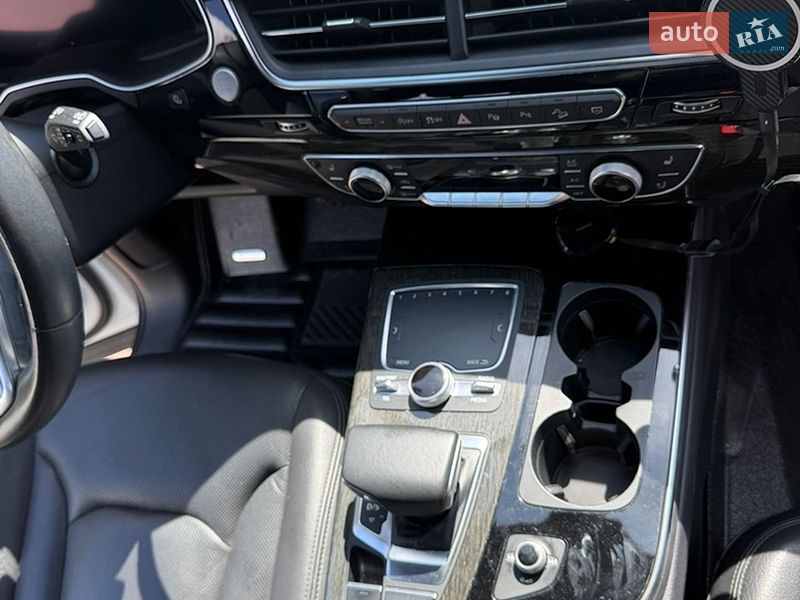 Позашляховик / Кросовер Audi Q7 2018 в Львові