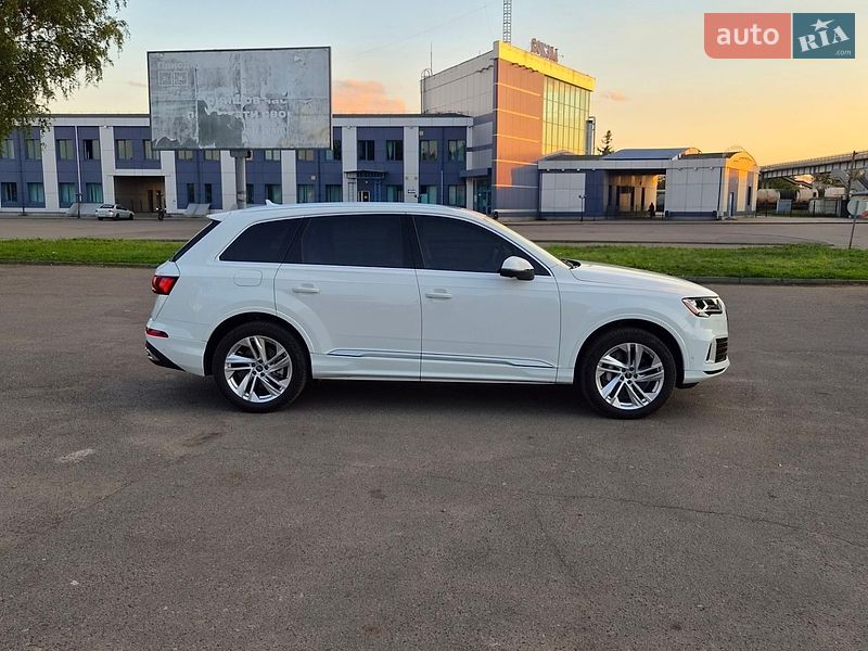 Позашляховик / Кросовер Audi Q7 2023 в Києві