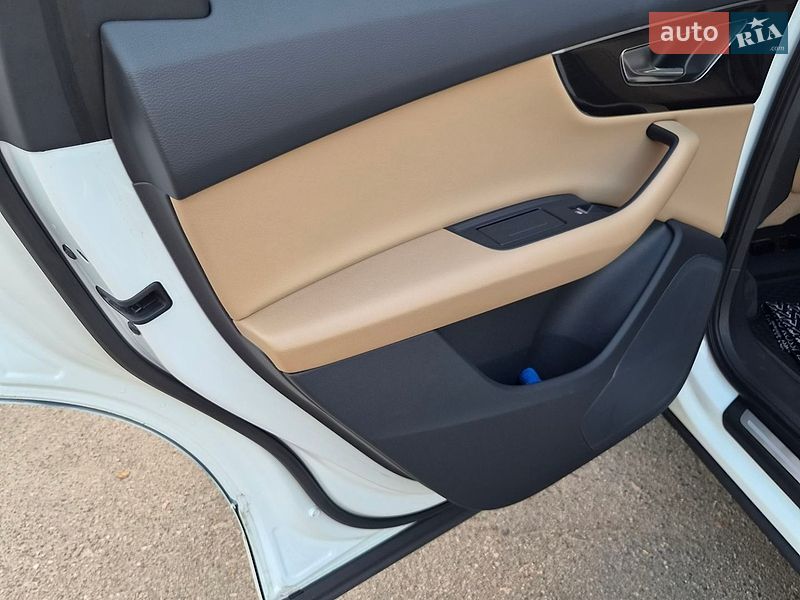 Позашляховик / Кросовер Audi Q7 2023 в Києві