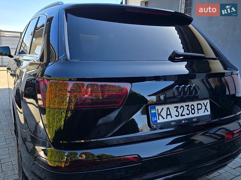 Позашляховик / Кросовер Audi Q7 2016 в Києві