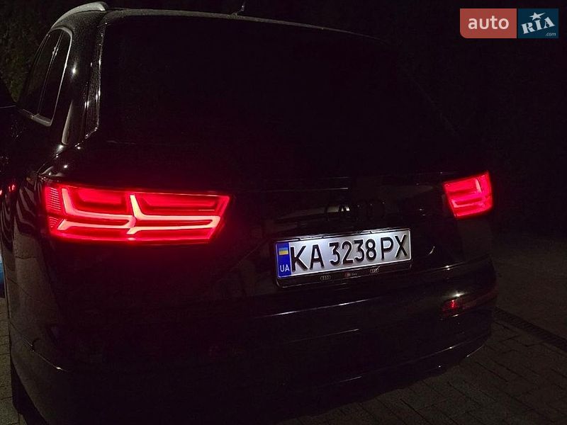 Позашляховик / Кросовер Audi Q7 2016 в Києві