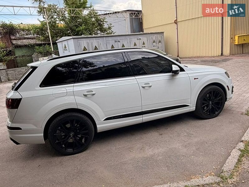 Внедорожник / Кроссовер Audi Q7 2016 в Кропивницком