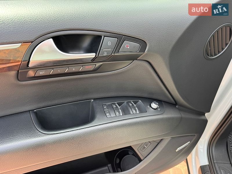 Внедорожник / Кроссовер Audi Q7 2013 в Камне-Каширском